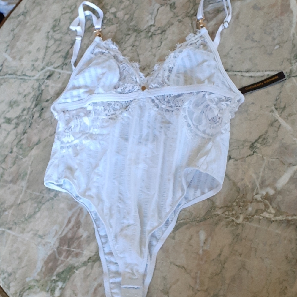 Gooseberry Intimates bodysuit - Picture 2 of 6